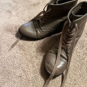 Some winter boots, that look great with a dress and leggings.